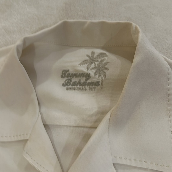 Tommy Bahama Button Down - Picture 2 of 4